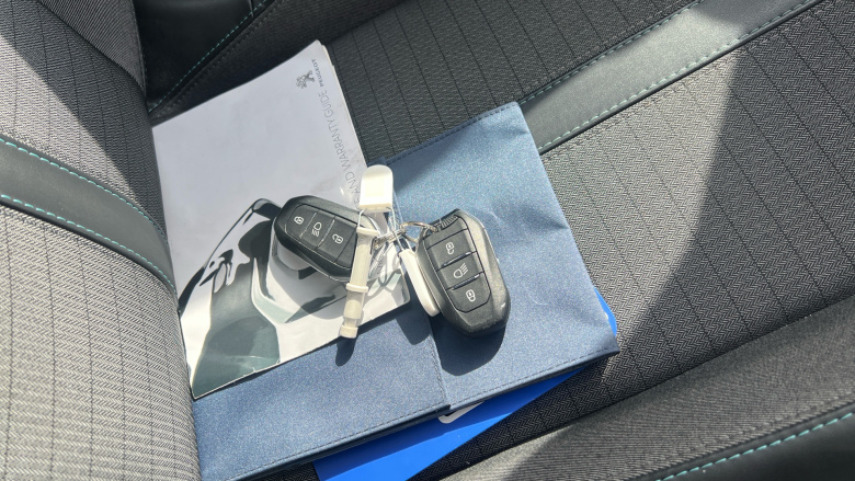 Peugeot 208 1.2 PureTech 100 Allure Premium 5dr Petrol Hatchback